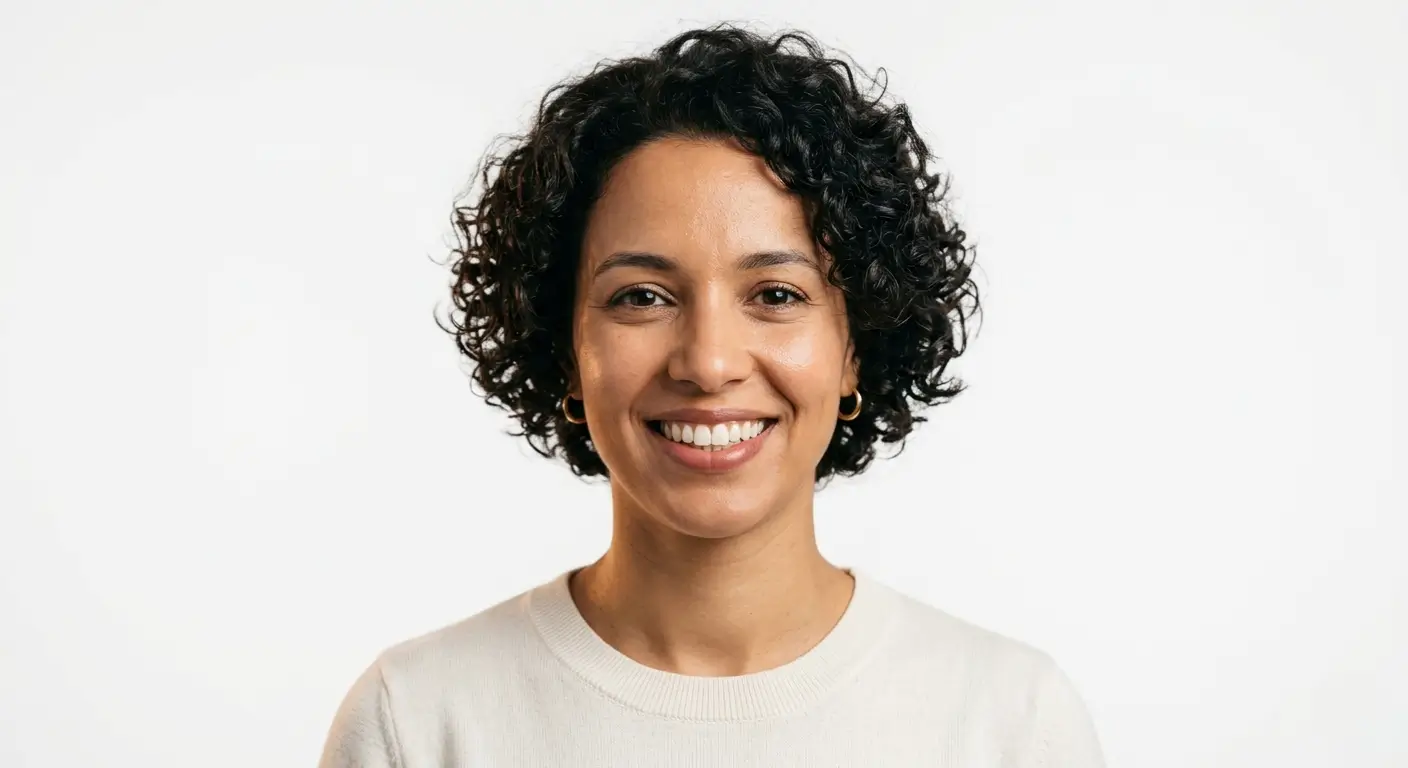 Patiente souriante au Cabinet dentaire elghozail, Marrakech