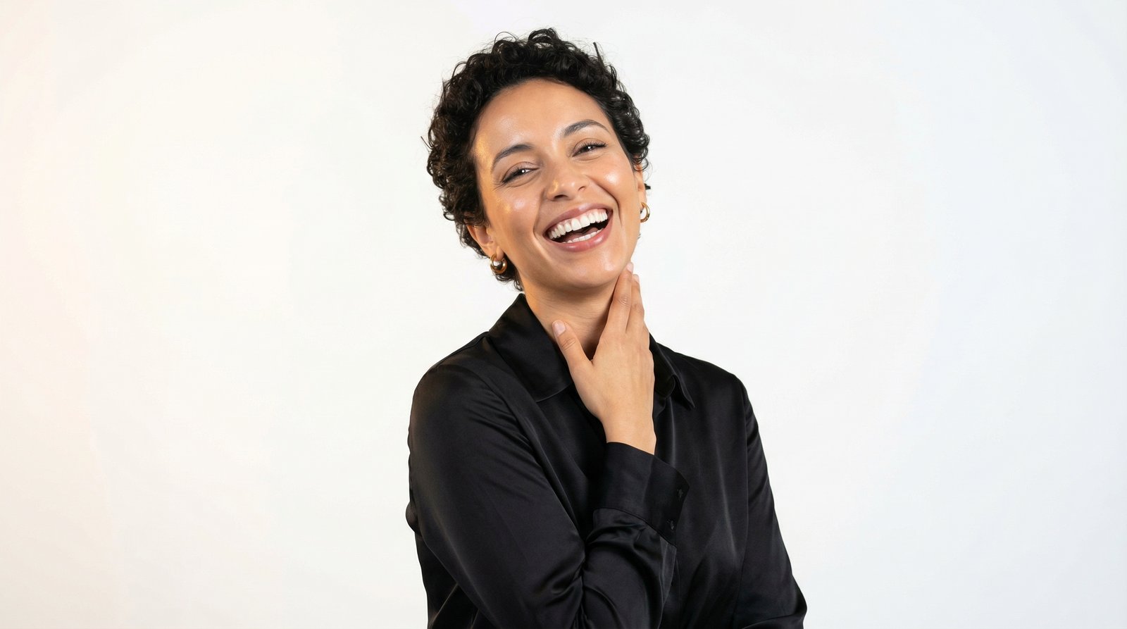 Patiente souriante au Cabinet dentaire elghozail, Marrakech